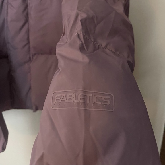 NWT Fabletics Puffer Jacket - Picture 4 of 6